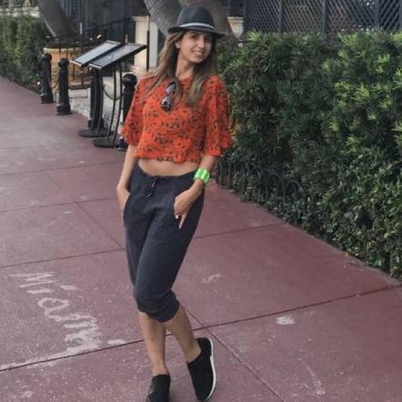 Meet Angela - Picture 4 of 4